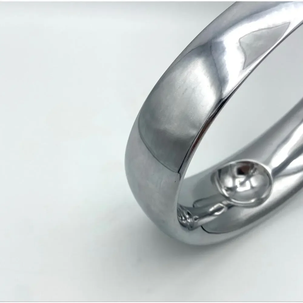 Nambe Sculptural Bud Vase. 2009 Neil Cohen MT0038 Silver Tone Minimalist